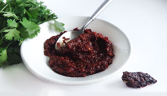 Сальса из перчиков чипотле (Salsa de Chipotle Quemado)