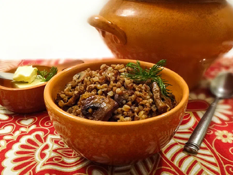 Гречка в печке с мясом и грибами (Russian Buckwheat Porridge, Meat, Mushrooms in Clay Pot)