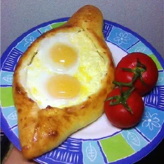 Хачапури по-аджарски (Adjaruli Khachapuri)