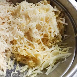Картофельные латкес с иерусалимским артишоком (Potato, Jerusalem Artichoke Latkes)