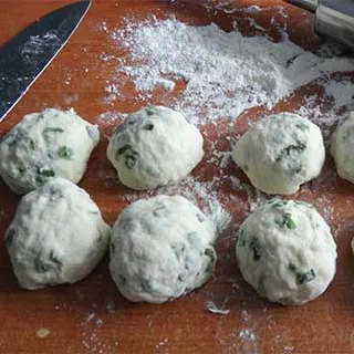 Китайские блинчики с зеленым луком (Chinese Scallion Pancakes)