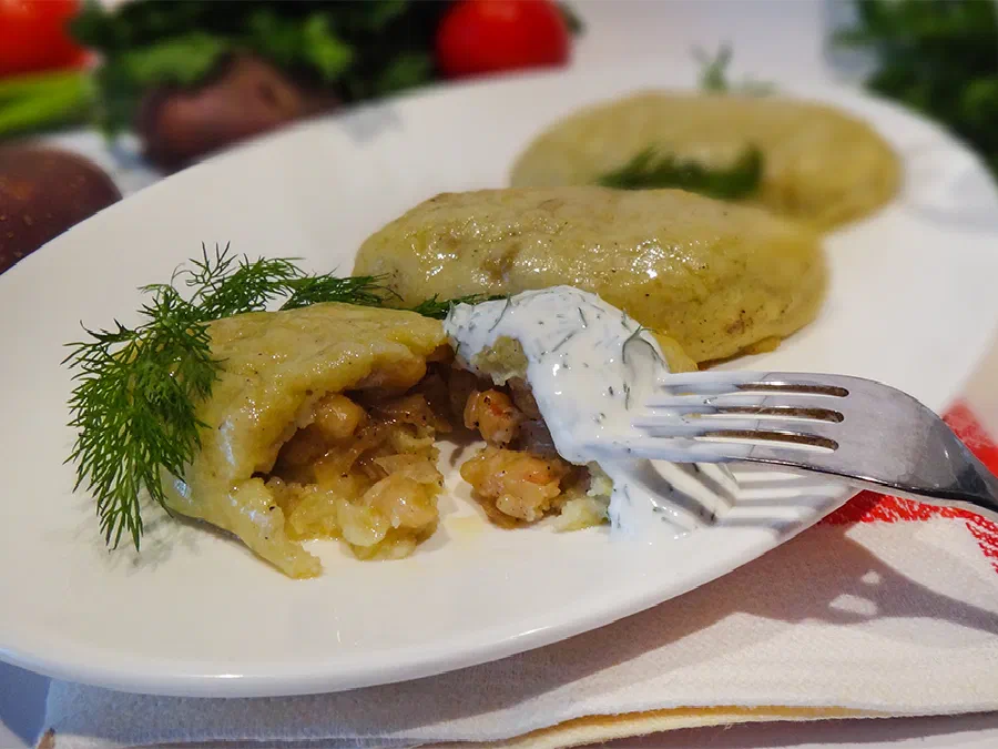 Комовики с фасолью (Potato Pies with Beans – Комовики з фасоллю)