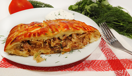 Лежень - пирог картофельный с кислой капустой (sauerkraut potato pie)