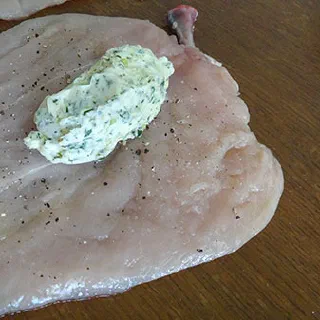 Котлеты по-киевски (Chicken Kiev)