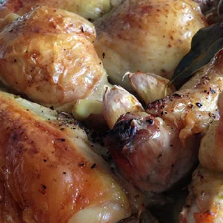 Курица с 40 зубчиками чеснока (Poulet aux 40 Gousses d'Ail)