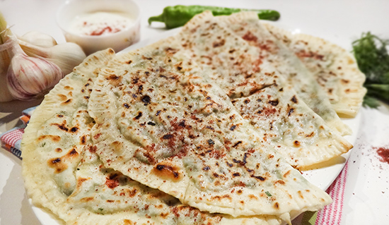 Кутабы с зеленью (Traditional Azerbaijani Pie with Herbs – Qutab)