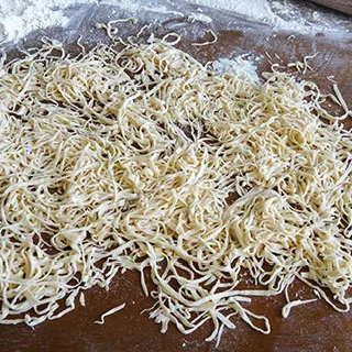 Лапша домашняя (Chicken noodle soup – Russian Lapsha)