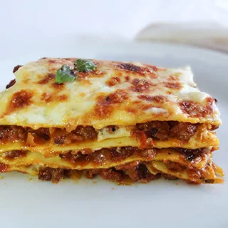 Лазанья болоньезе (Lasagne alla Bolognese)