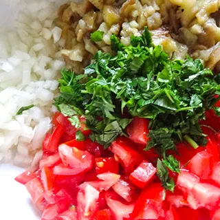 Мелидзаносалата – греческая закуска (Greek Eggplant dip: Melitzanosalata )