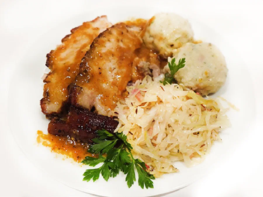Октоберфест: швайнебратен и капуста (Oktoberfest: Schweinebraten, Krautsalat)