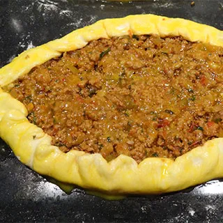 Пиде с мясом (Kiymali Pide)