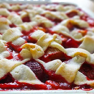 Пирог с ревенем и клубникой (Rhubarb and Strawberry Pie)