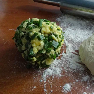 Пирог с молодым сыром и зелёным луком (Pie with Cheese and Green Onions)