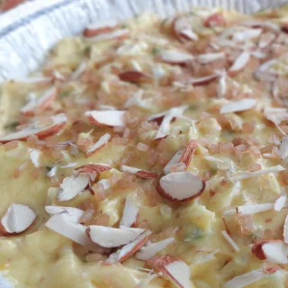 Пирог с цветами акации и миндалем (Acacia Flowers and Almond Cake)