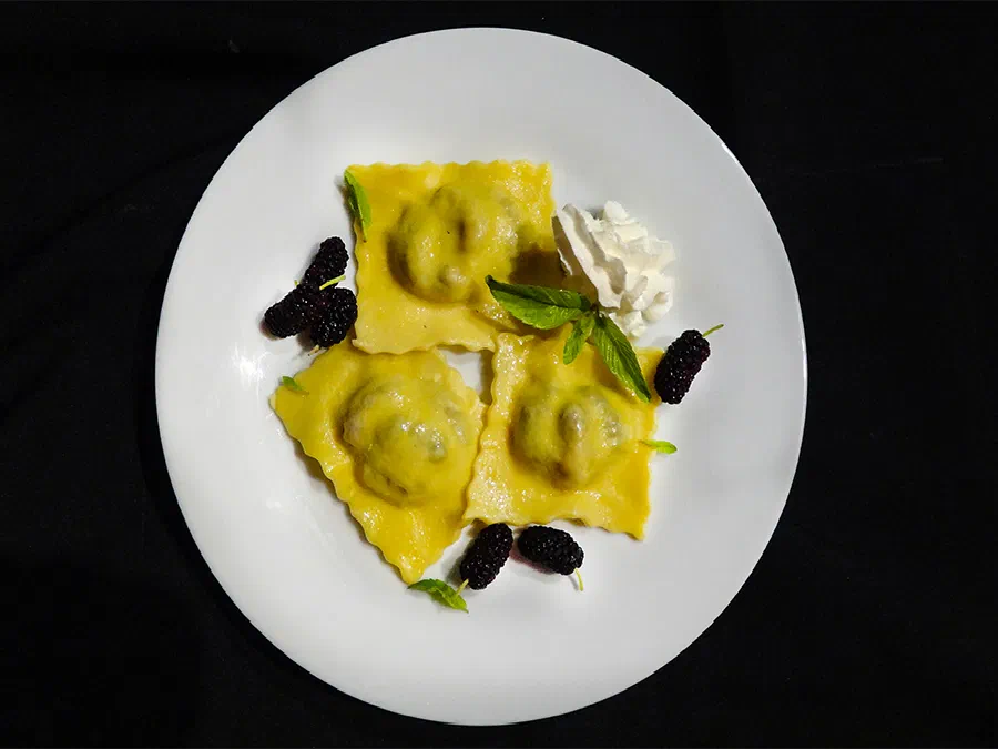 Равиоли с шелковицей (Ravioli with Mulberry)
