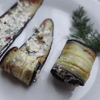 Рулетики из баклажанов с сюзьмой (Eggplant Rolls with Cheese)