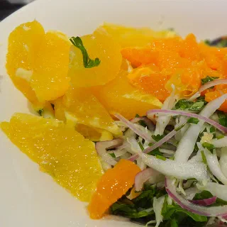 Салат из цитрусовых (Citrus and Herb Salad)