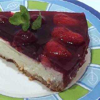 Сливочный чизкейк с клубникой (Cheesecake)