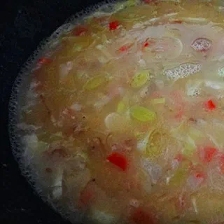 Сырный суп в хлебном горшочке (Cheese Soup in Bread Bowl)