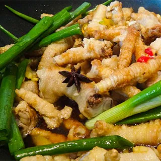 Тигровые куриные лапки по-сычуаньски (Chicken Feet Szechuan Style)