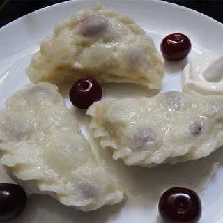 Вареники дрожжевые с вишней (Vareniki with Cherry)