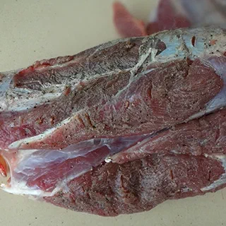 Запеченная говяжья рулька (Roast Beef Shank)