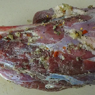 Запеченная говяжья рулька (Roast Beef Shank)