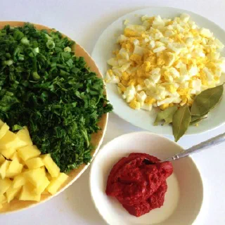 Зеленый борщ со щавелем (Green Borscht with Sorrel)