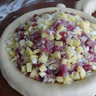 Зур Бэлеш с мясом и картофелем (Tatar Big Pie – Зур-Белеш)