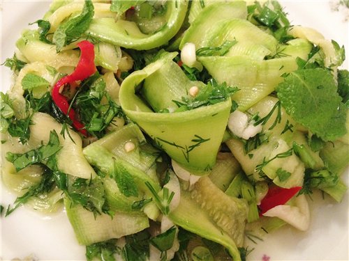 Маринованные молодые кабачки
